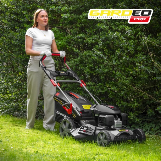 Tondeuse thermique tractée 167CC avec moteur Honda. mulching et éjection latérale