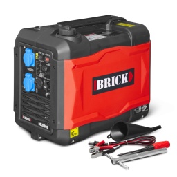 Marque:BRICKGarantie:3 ansDescription:Ce groupe électrogène inverter max 2900W de la marque Brick est équipé d'un moteur 4 temps refroidi par air de 149 CC. Il possède une autonomie maximale de 4 heures. Il dispose d'un design compact, moderne et robuste. Pour votre sécurité, il possède un arrêt automatique en cas de surcharge.Un groupe électrogène inverter est un générateur qui reconstitue entièrement le courant fourni par l'alternateur avant de le redistribuer. La tension et la fréquence sont alors plus stables. De plus, il varie son régime moteur par rapport à ce que vous allez brancher, ce qui en fait un générateur parfaitement adapté pour tous les équipements qui ne supportent pas de variations de tension comme par exemple les appareils électroniques. En baissant son régime moteur, il permet également de consommer moins de carburants.
Caractéristiques :- Moteur 4 temps refroidi par air d'une cylindrée de 149cc- Puissance max en pointe de 2900W et puissance en continu de 2700W- Capacité du réservoir d'essence: 4L (essence sans plomb)- Capacité du réservoir d'huile: 0.38L (15W40)- Autonomie max: 4H- Equipé de 2 prises 230V, d'une prise 12V 8Ah- Poids net: 24kg- Garantie 3 ans- Niveau de pression acoustique 63 Db à 7M- Dimensions: 48x32x41cm- Arrêt automatique en cas de surcharge- Démarrage manuel- Indice de protection IP23M- Altitude d'utilisation max : 1000M- Température max : 40°- Livré avec un entonnoir, un tournevis, une clé à bougie et un câble de connexion 12VCode EAN/GLN:5411074231583Poids:26.50 kg