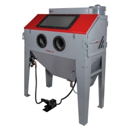 La cabine de sablage HOLZMANN SK420 est la plus compacte de la gamme, avec un volume de cabine de 420 litres et une charge maximale de la grille de 60 kg, un grand nombre de pièces peut être traité.
Garantie 2ans

Idéal pour les travaux de restauration (nettoyage, ébavurage, polissage, satinage, décapage)
Pour éliminer l'oxydation et les restes de peinture.
Utilisation du sablage : décape tous types de surfaces (peintures, vernis, oxydes) en leur donnant un aspect rugueux, idéal pour repeindre ou vernir.
Porte latérale pour faciliter le travail avec de grandes pièces.
Ouvertures scellées pour un travail sans poussière
Grille de support qui permet une meilleure stabilité des pièces à l'intérieur de la cabine.
Système d'éclairage intégré pour une visibilité parfaite des pièces à traiter
Charge de grille de 60 kg.
Granulométrie utilisable : 0,12 - 0,25 mm
Quantité maximale d'agent abrasif 44 l
Ouverture des gants Ø 175 mm
Ouverture du couvercle 1215 x 380 mm
Raccordement air comprimé 1/4