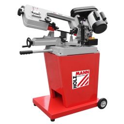 La HOLZMANN BS128HDR_400V est conçue comme une scie à ruban à métaux mobile, mais en raison de son équipement, elle se rapproche des capacités d'une machine stationnaire. Le bras de scie rotatif permet des coupes en biseau jusqu'à +60° ou -45°. La vitesse de descente du bras de scie peut être adaptée individuellement au matériau à couper par moyen d'un vérin d'abaissement hydraulique. Cela protège la lame de scie et garantit des coupes lisses et précises. Malgré sa conception peu encombrante, les performances de coupe sont impressionnantes : le BS128HDR_400V - 230V peut traiter sans problème des matériaux ronds d'un diamètre allant jusqu'à 125 mm. Flexibilité maximale et hautes performances combinées dans une seule machine
Garantie 2ans

Dimension du ruban: 1640x13x0, 6mm
Rotation de l´archet de -45º jusqu´au 60º
Fonction arrêt automatique.
Bras en fonte grise, avec guide de lame à roulement à billes
Roulements réglables et réglages de guides lame.
Vitesse de descente réglable en continu par vérin hydraulique.
Étau rapide avec butée de coupe.
Equipé de poignées amovibles et roues pour permettre une circulation aisée dans l'atelier.
Les 3 vitesses permettent à la machine travailler avec une grande variété de matériaux et d'assurer une coupe parfaite..

Inclus dans la livrasion:1 Lame qualité HSS, système de déplacement, arrêt automatique en fin de découpe.



Données sur les moteurs







Puissance moteur S1 W


550







Puissance moteur S6 W


825







Voltage


400V / 3 / 50Hz







dimensions







Plage de pivotement


-45° +60°







capacité de coupe







Capacité de coupe tube massif Ø 90° mm


125







Capacité de coupe tube massif Ø 45° mm


95







Capacité de coupe tube massif Ø 60° mm


50







Capacité de coupe LxA á 90° mm


100x150







Capacité de coupe LxA á 45° mm


95x76







Capacité de coupe LxA á 60° mm


50x56







Scies á ruban







Dimensions banda mm


1638x13x0,6







Vitesse bande abrasive m/min


23/34/54







Poids







Poids net kg


76







Poids brut kg


84







emballage







Hauteur emballage mm


548







Largeur emballage mm


442







Longueur emballage mm


942







Information générale







Code EAN


9120058372902


