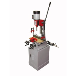 
Guide de bédane queue d‘aronde (réglable) permet un travail précis pour les trous rectangulaires
Machine parfaite pour les joints à tenonner dans le bois dur et tendre.
Butées réglables permettent une grande précision de répétition.
Opération à une main facilitée avec support de forcé dirigé par un cylindre à gaz sous pression.
Structure de la machine en fonte grise massive.
Deux presseurs verticaux avec réglage rapide.
Le serrage des pièces de bois est rapide avec le presseur à avance rapide.
Garantie 2ans


Socle avec armoire de rangement
Hauteur max. des pièces: 210mm
Hauteur machine: STM 26: 1720mm, STM 26S: 1870mm

Livrée avec:mandrin 16mm, socle





Données sur les moteurs







Puissance moteur S6 W


1050







Puissance moteur S1 W


750







Voltage


230V







dimensions







Dimensions table mm


400x150







Hauteur maxi mm


1720







dimensions des pièces







Épaisseur max. pièce mm


210







Caractéristiques techniques







Vitesse de broche min-1


1400







Perceuse à bois







Profondeur maxi. mm


76







Bédane min/maxi mm


6-26







Poids







Poids net kg


86







Poids brut kg


105







emballage







Hauteur emballage mm


850







Largeur emballage mm


490







Longueur emballage mm


570







Information générale







Code EAN


9120039902999





